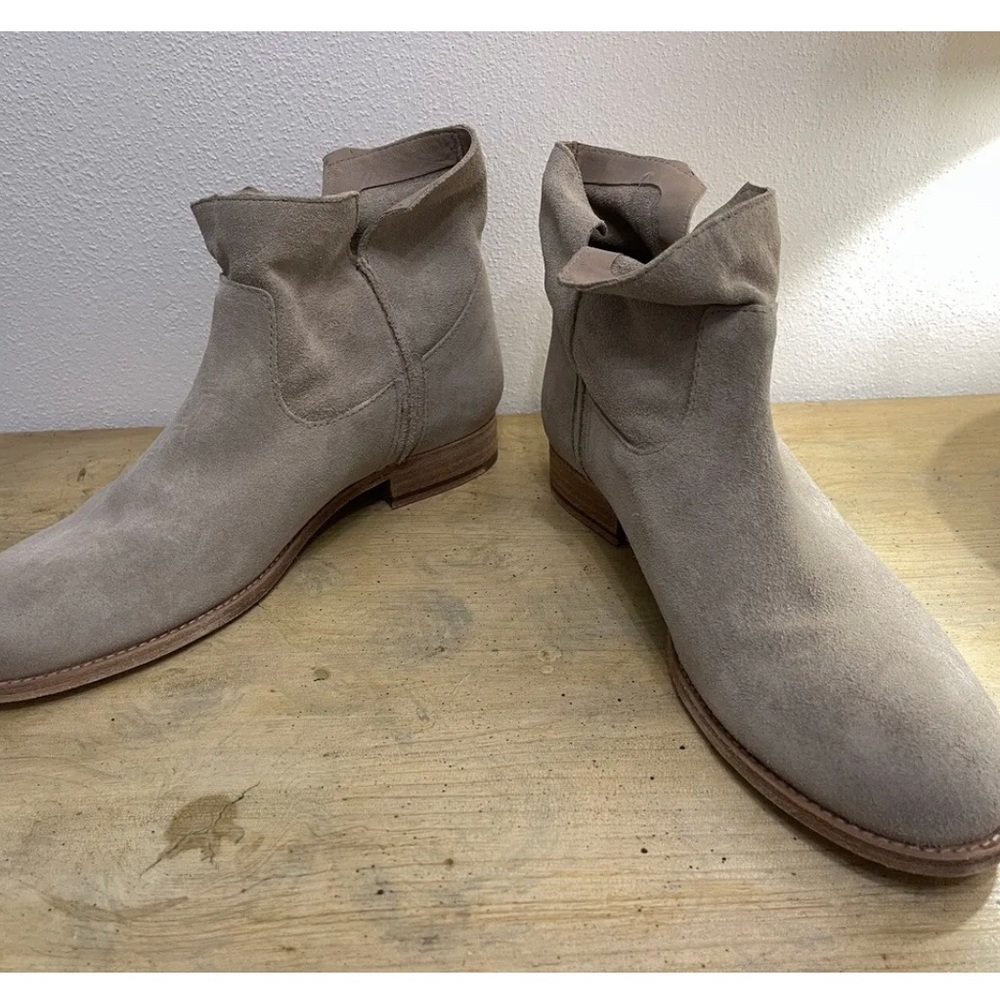 NWOB sz 9.5 Fyre Melissa suede slouch ankle pull on bootie - color Milkshake